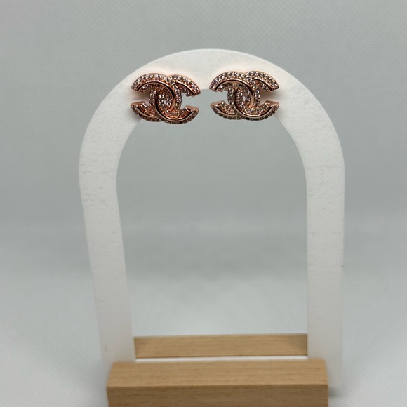 Earring - Picture 5 of 6